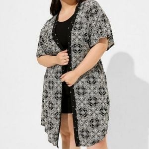 Torrid Blk/Wht Challis Dolman Shirttail Kimono Sz.3=22/24